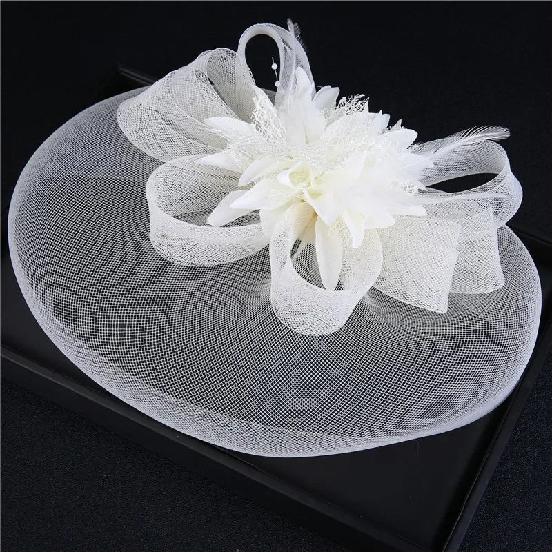 Feather & Mesh Fascinator Hairpin – Elegant Hair Accessory for Weddings, Parties & Special Events